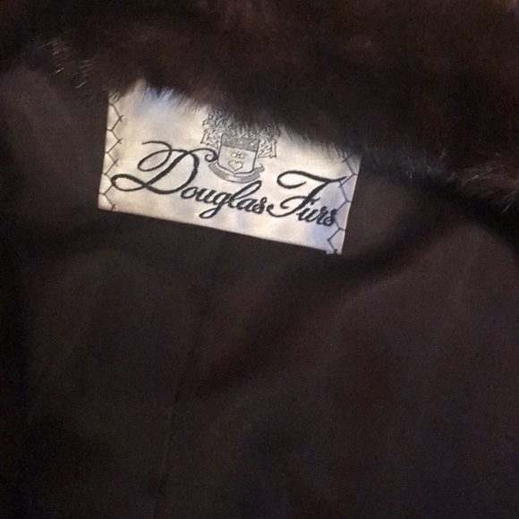 Chocolate Mink in Perfect Condition! - Picture 8 of 9